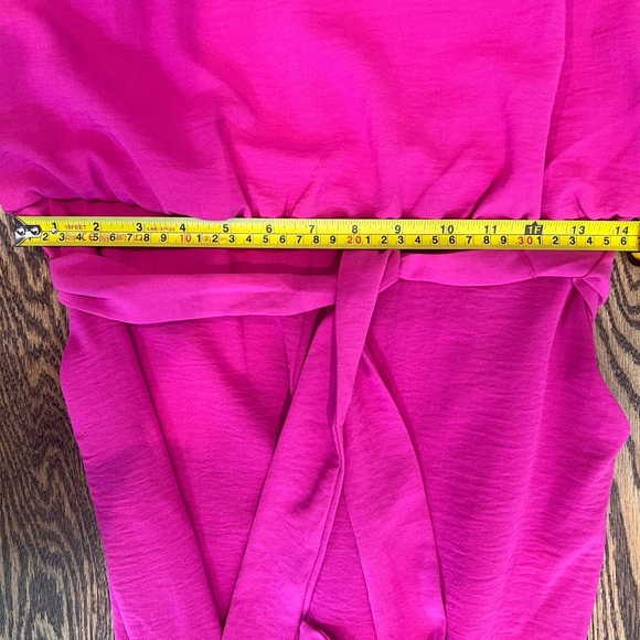 Vince Camuto NWT Sleeveless Ruffled High-Neck Jumpsuit in Pink Fuscia Belted, 8 - Picture 11 of 16